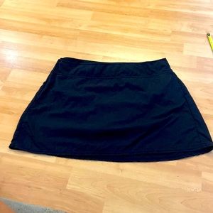 Lands End black swim skirt 14